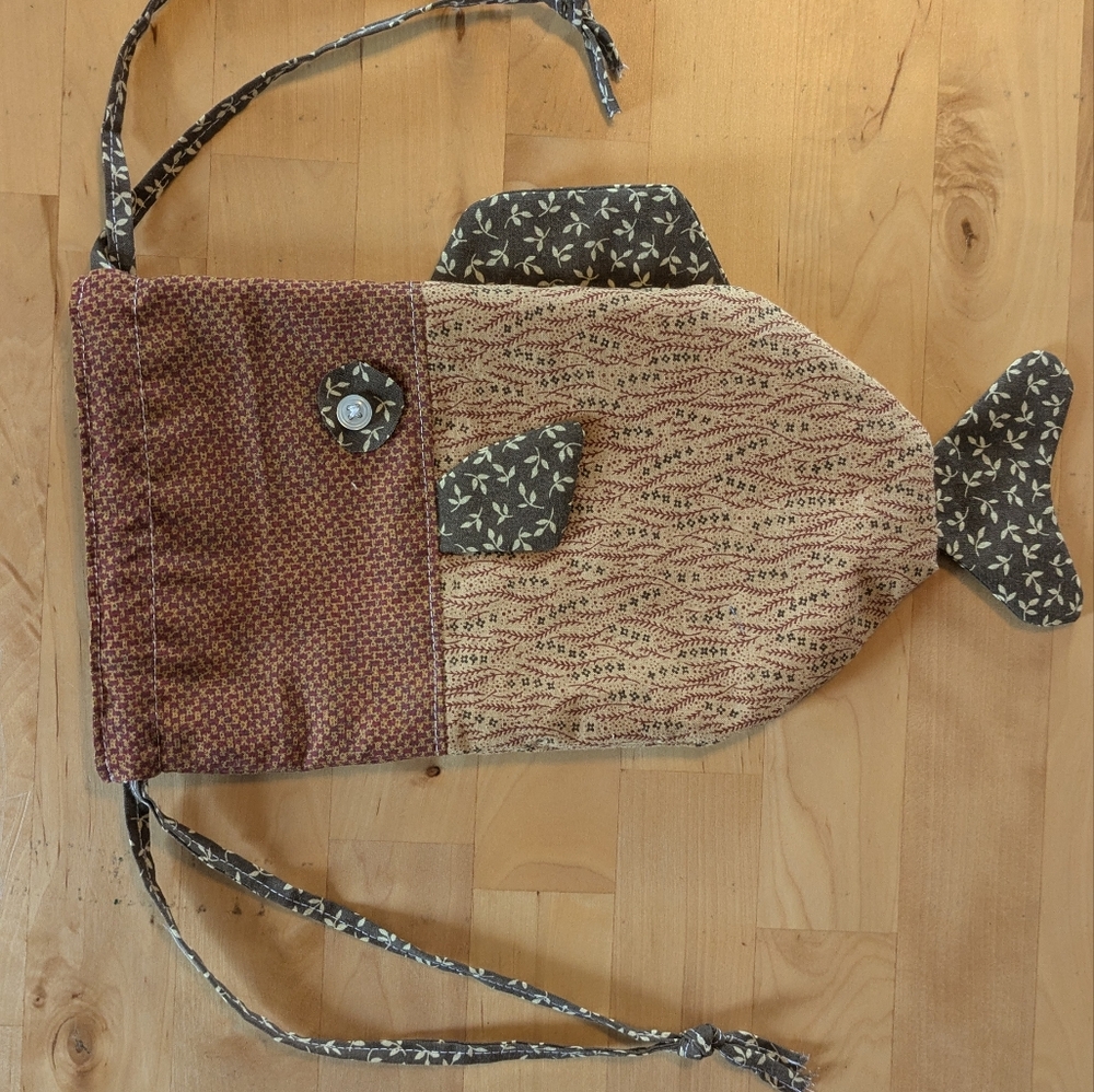 Fish-Shaped Primitive Drawstring Make-up Cosmetics Bag Quirky